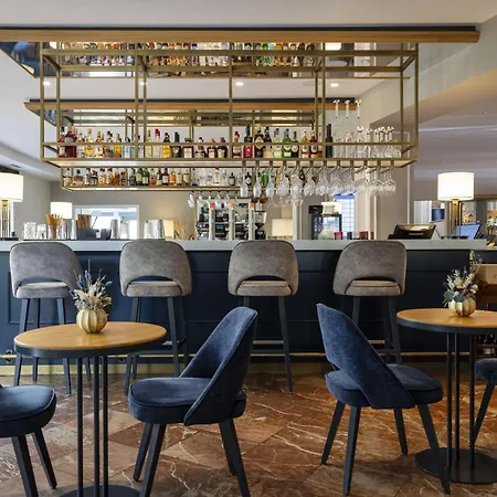 ホテル Arcotel Castellani 4*