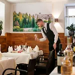 Hotel Arcotel Castellani 4*