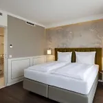 Hotel Arcotel Castellani 4*