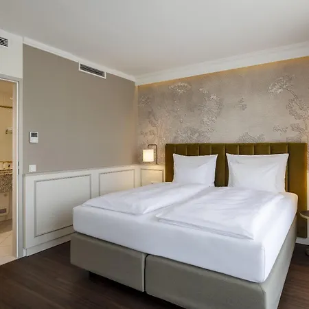 ホテル Arcotel Castellani 4*