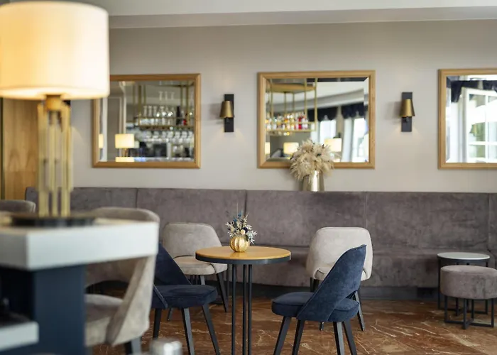 ホテル Arcotel Castellani