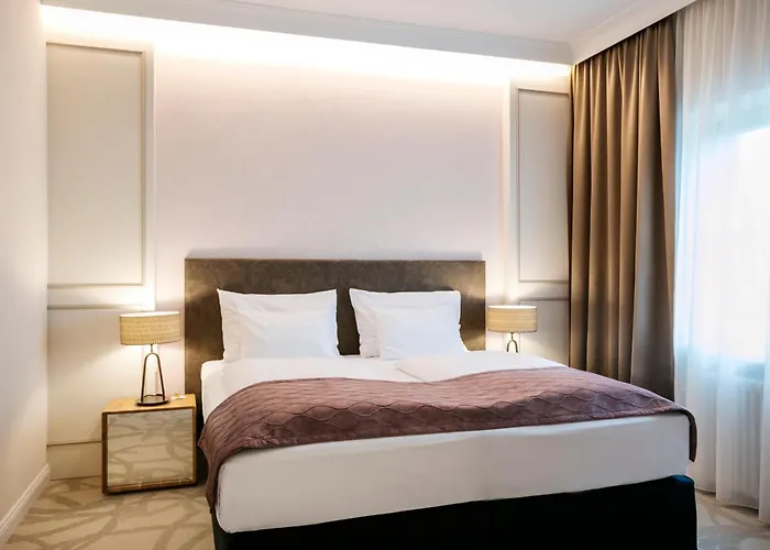 ホテル Arcotel Castellani