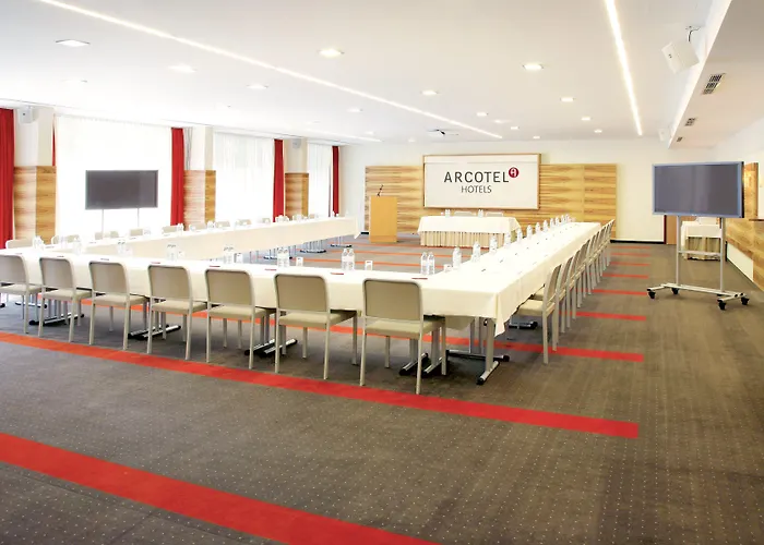 ホテル Arcotel Castellani