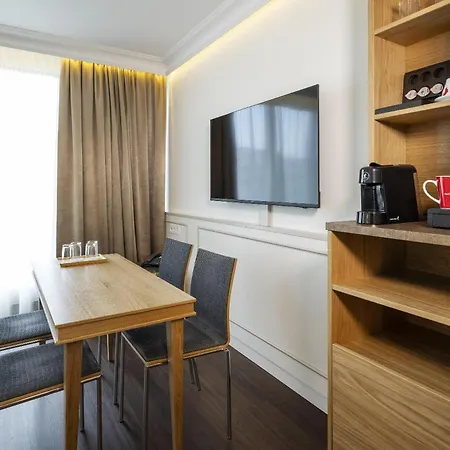 Arcotel Castellani Hotel 4*